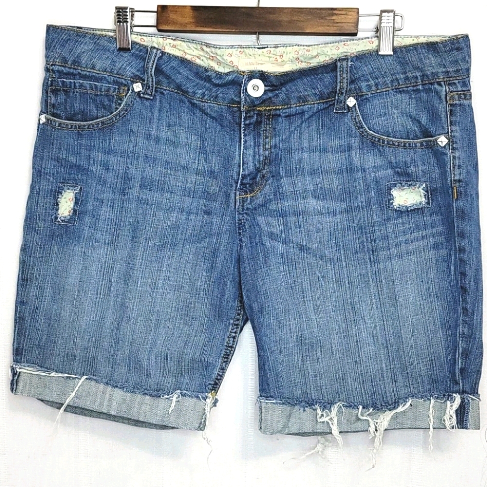 No Boundaries Cutoff Demin Jean Shorts Siz…